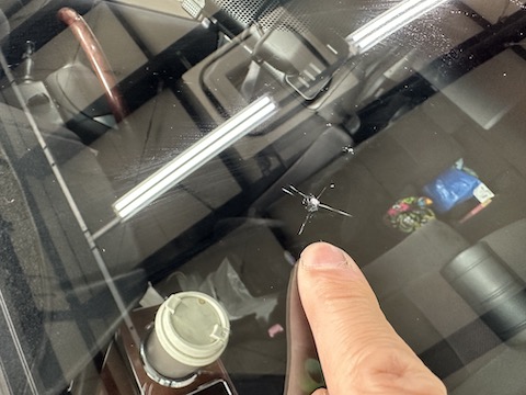 フロントガラスのひび割れ修理のウインドリペア方法見せます！